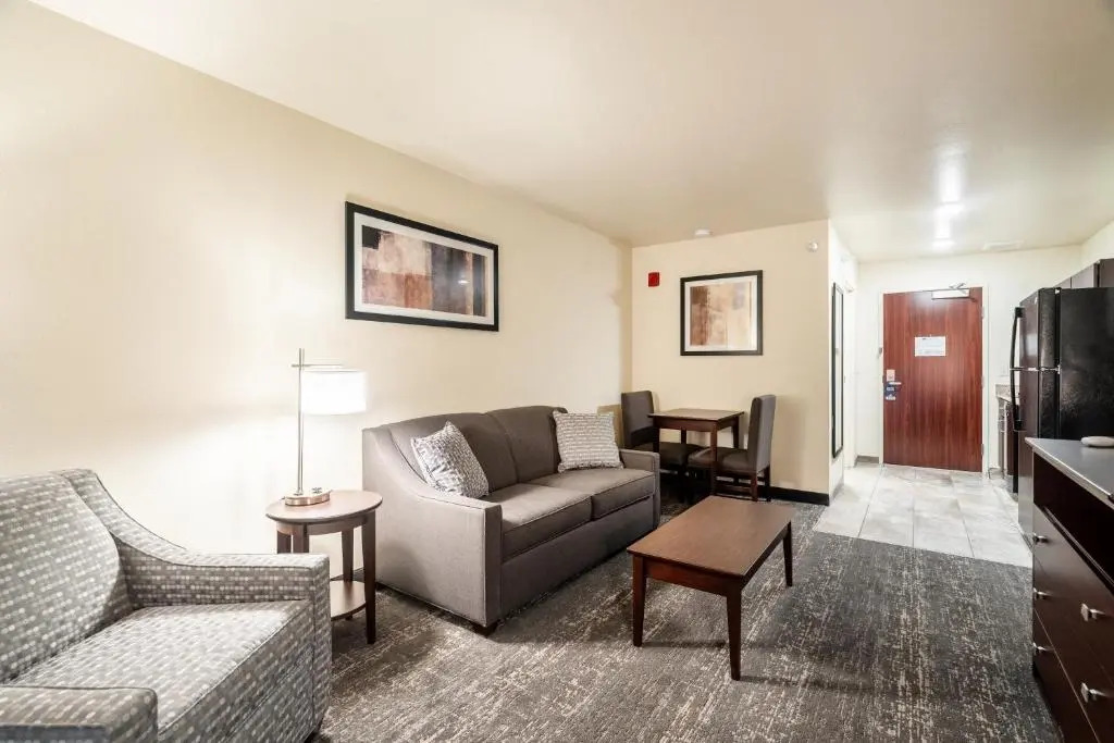 Cobblestone Inn & Suites - Pine Bluffs