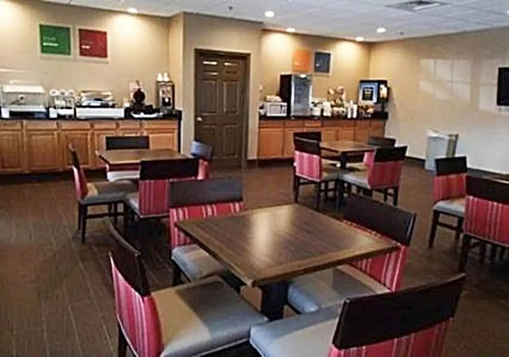 Comfort Inn & Suites