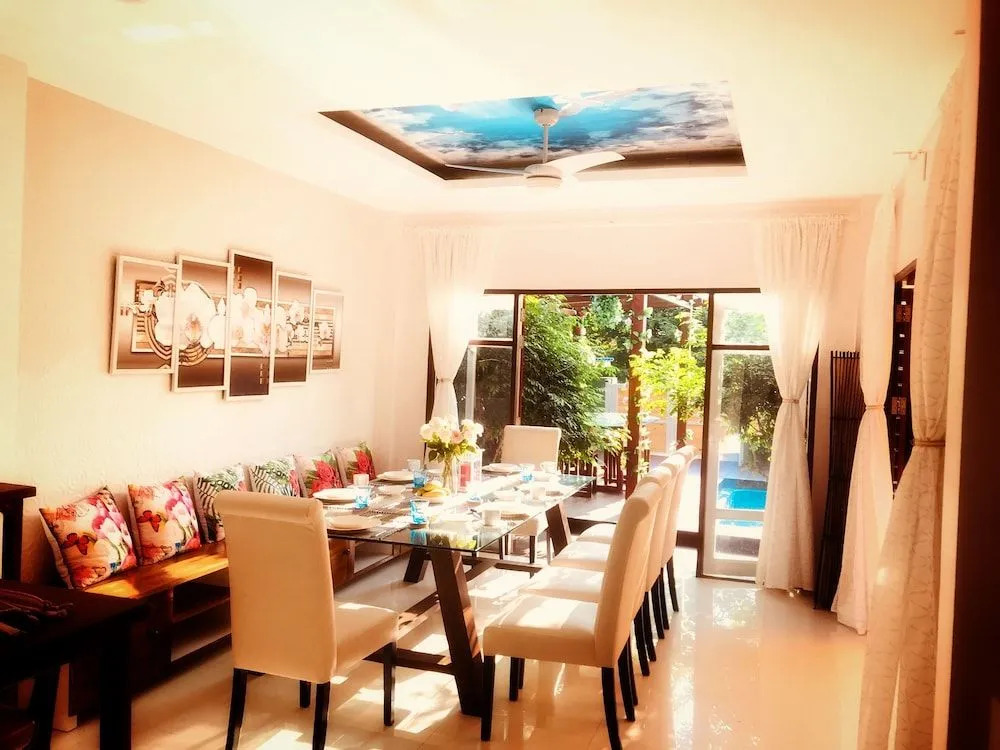 Island Blue Home Pool Villa