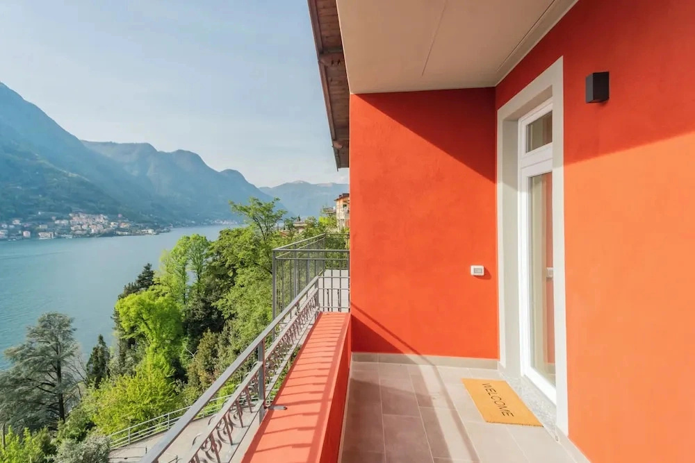 Panoramic Lake Suites