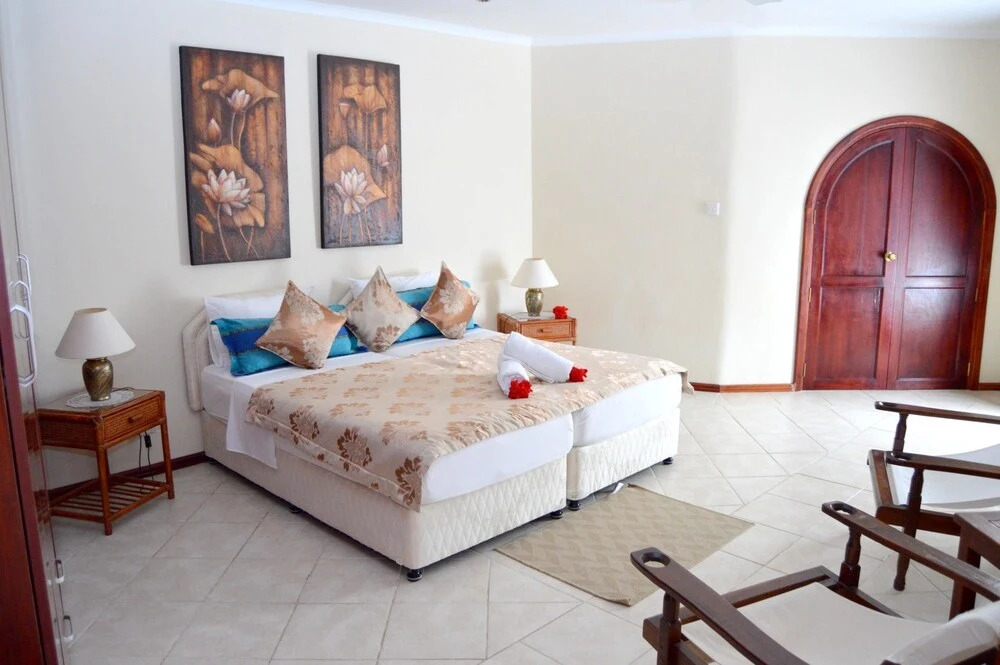 Villa With 5 Bedrooms in Machabee, With Pool Access, Enclosed Garden a