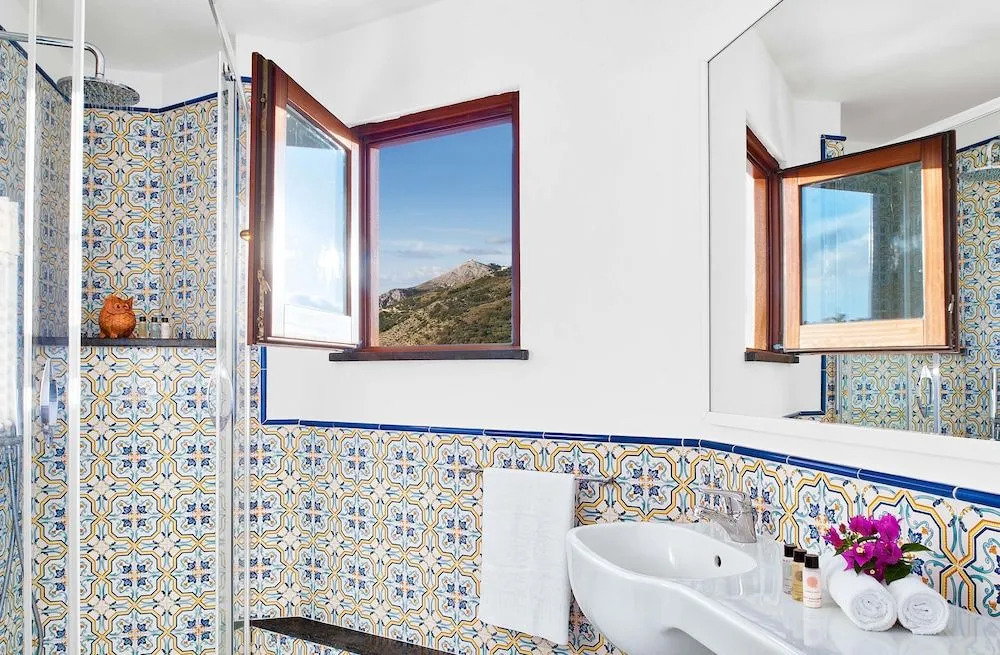 Villa Chez Piè Panoramic Views Pool and Guest Services