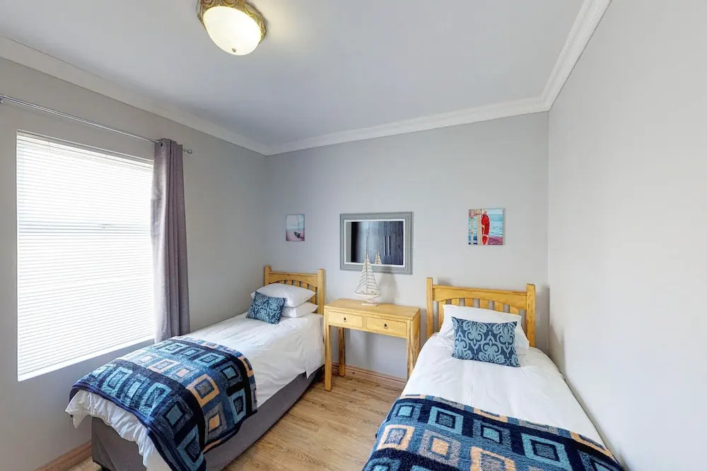 Hermanus Longboat Sea Cottage