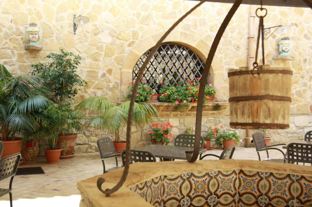 Don Giovanni Hotel