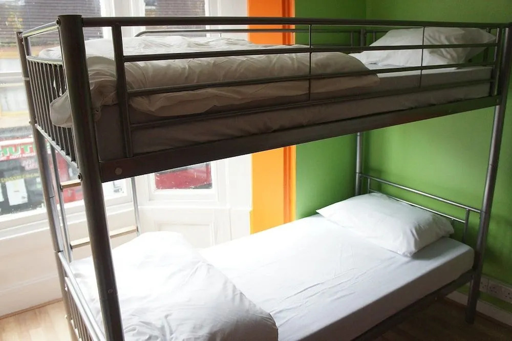 Kings Arm'S Hostel