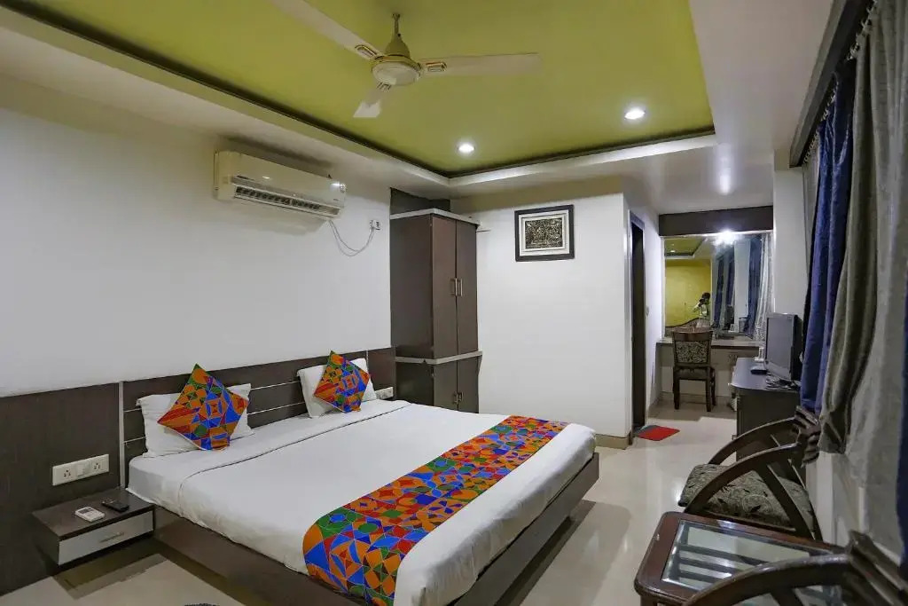 OYO 78257 Flagship Hotel Midland