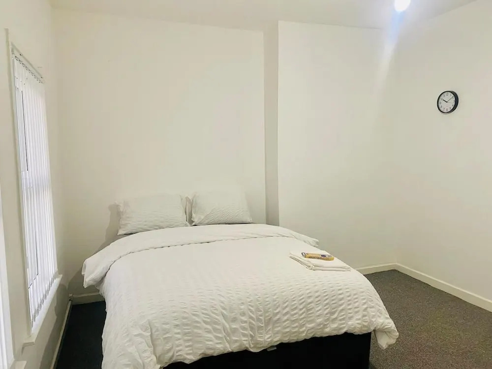 Kensington Studio, 3rd-floor City Base