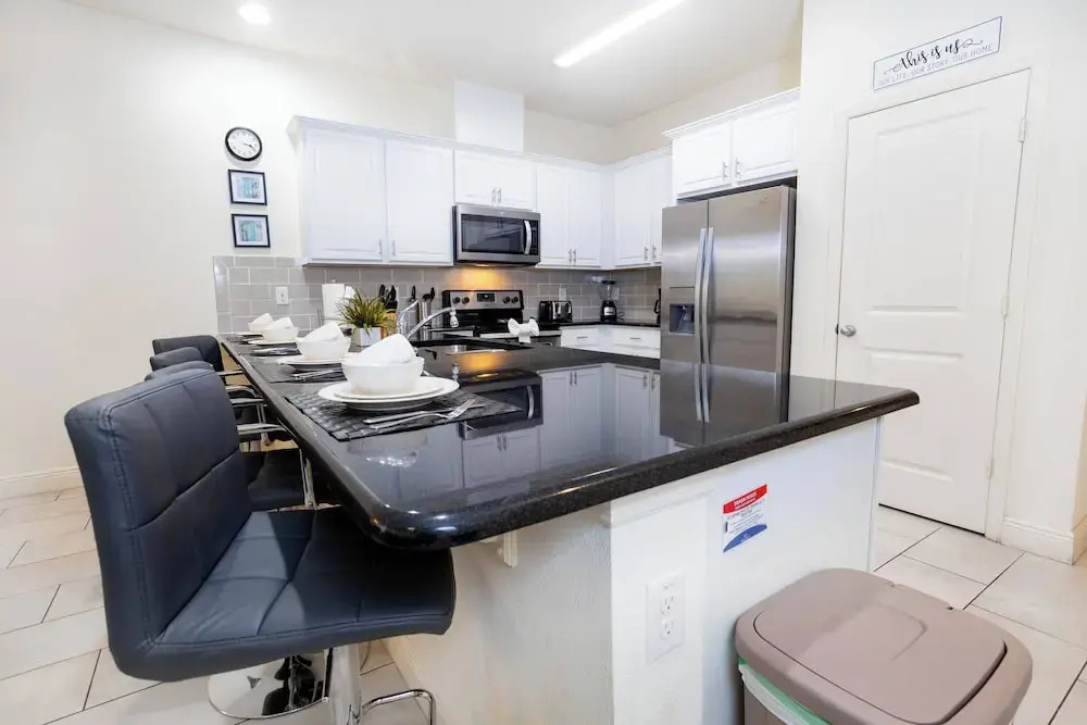 Beautiful Townhome With Hot Tub 13