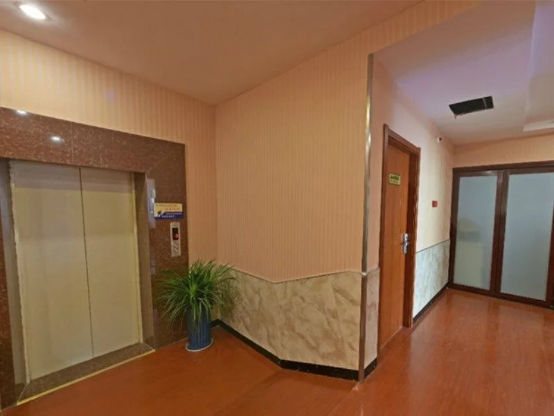 GreenTree Alliance Jiangsu Yangzhou Hanjiang Middle Road Libao Square Hotel
