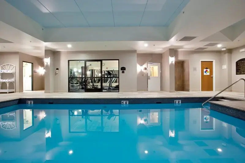 Holiday Inn Hotel & Suites Newport News