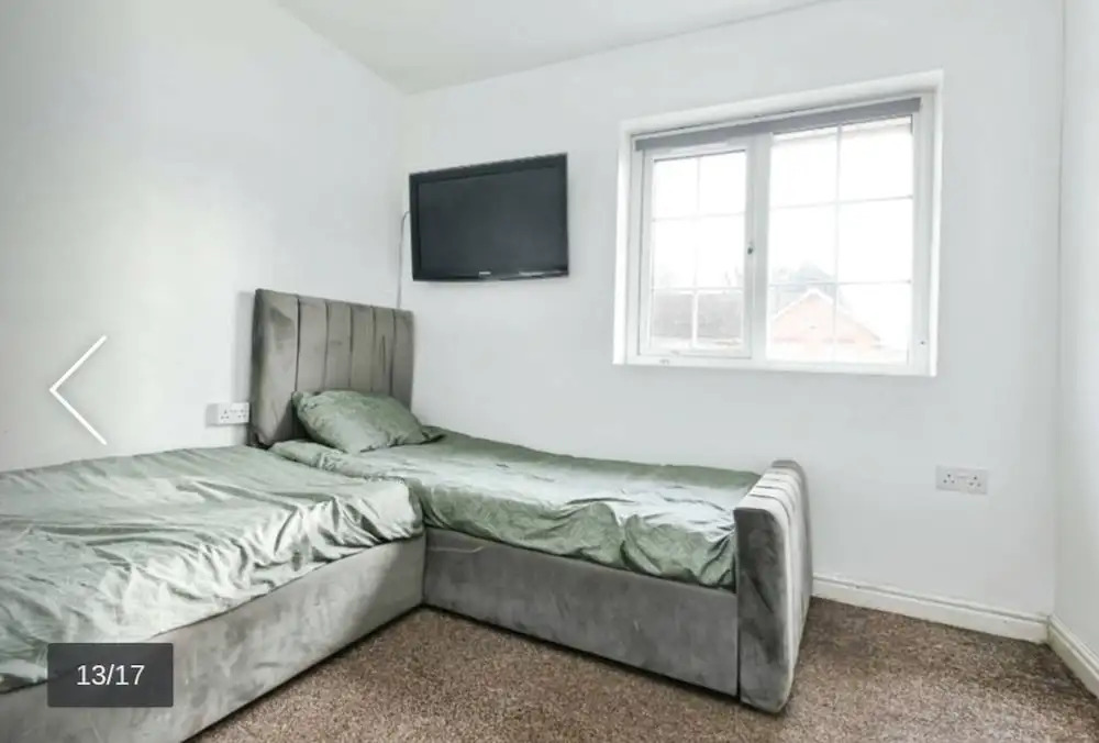 2 Bed Terrace House With Modern Touch