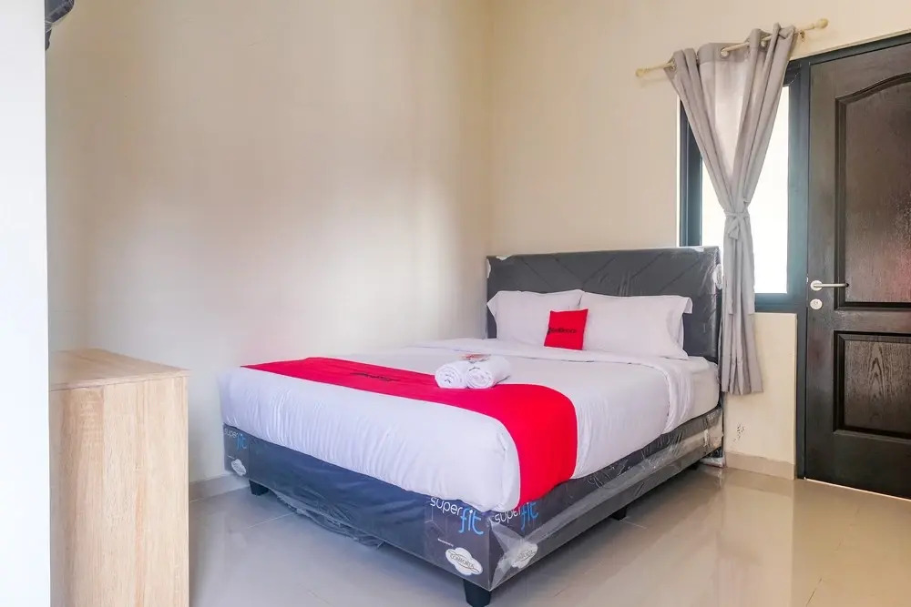 RedDoorz near Malang Creative Center