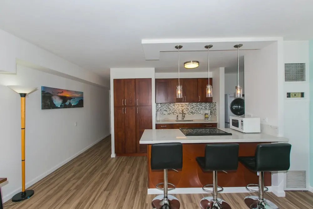 Discovery Bay 3505 1 Bedroom Condo