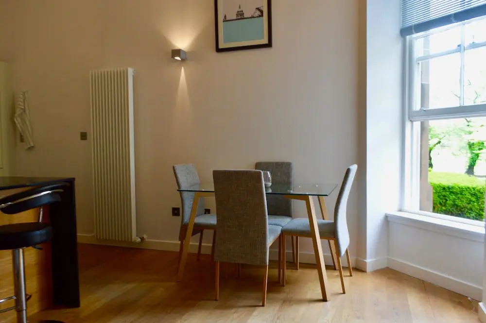 1 Bedroom Flat Next To The Meadows