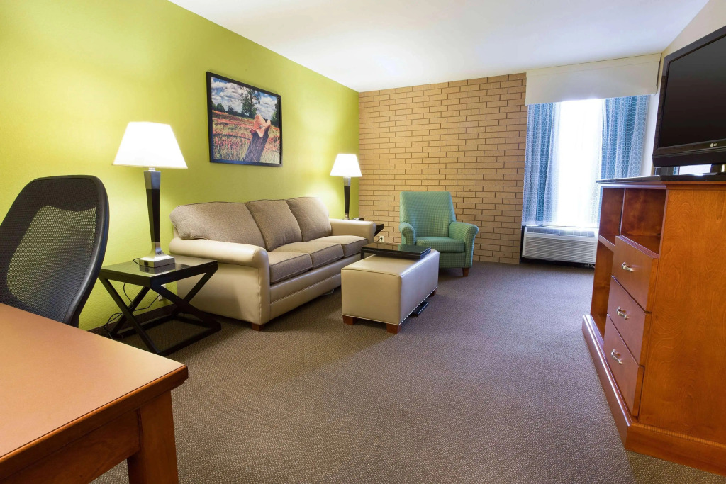 Heritage Inn Suites Houston/Sugar Land, Trademark by Wyndham