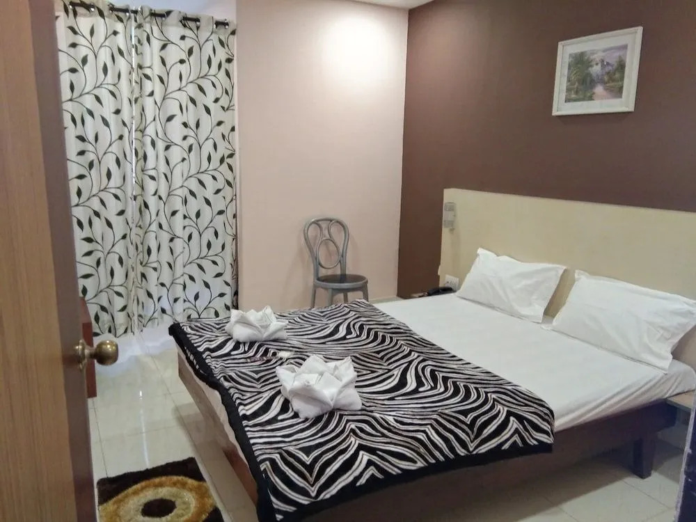 Hotel Hilltop International