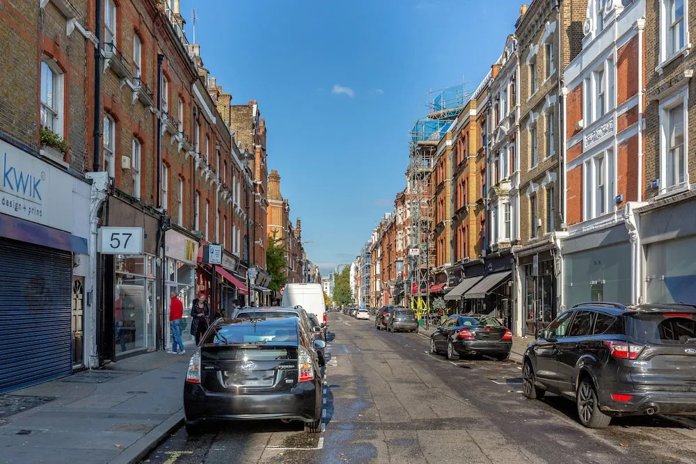 Deluxe 4 BR Oxford Circus Apartment with Terrace