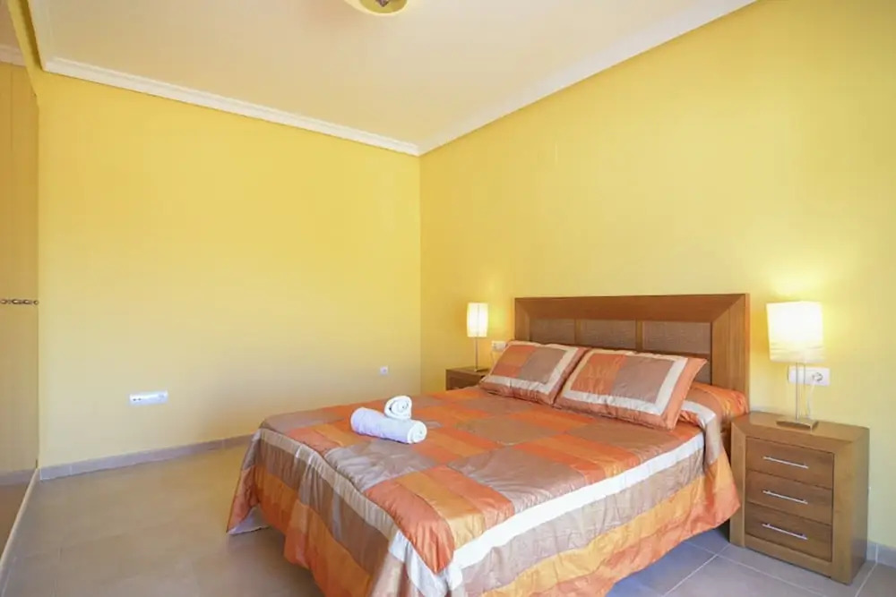 Bungalow - 4 Bedrooms with Pool and WiFi - 104998