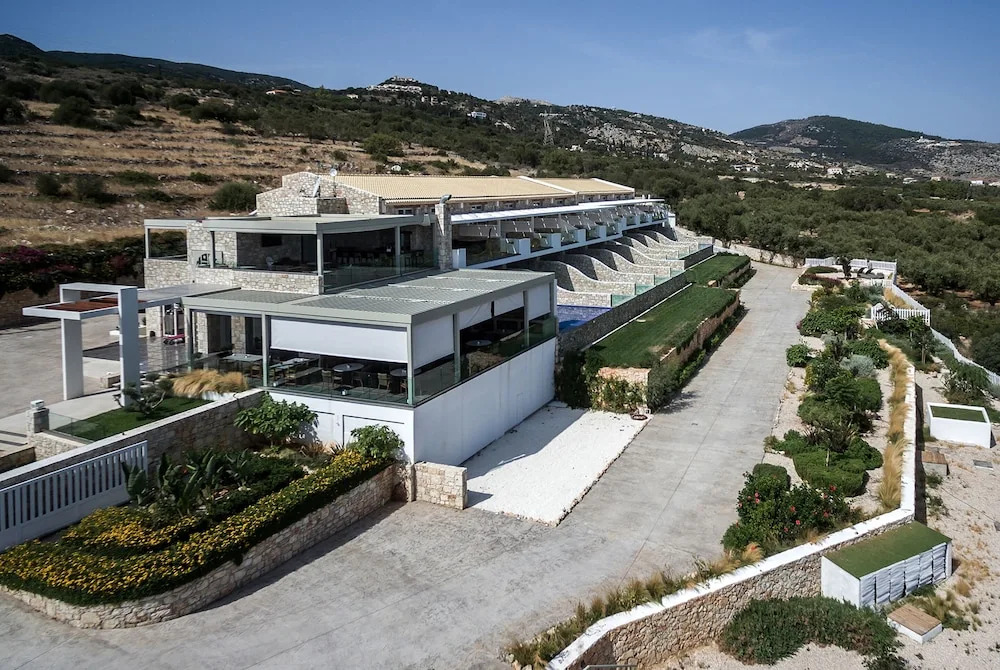 Fexulis Studios & Suites