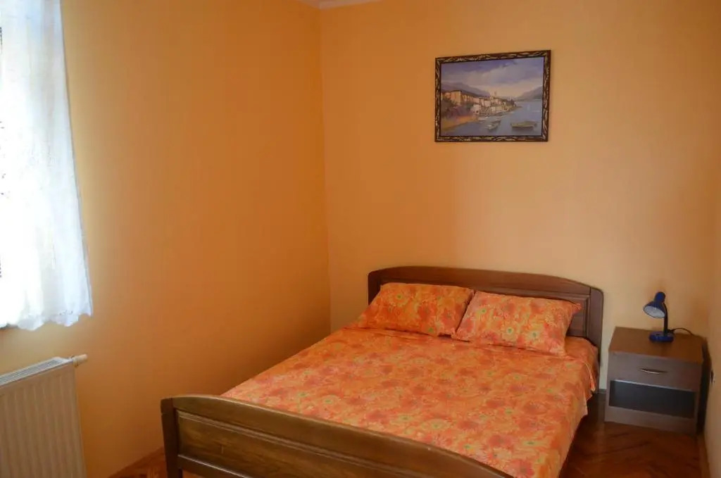 Apartments Sandra with free private parking