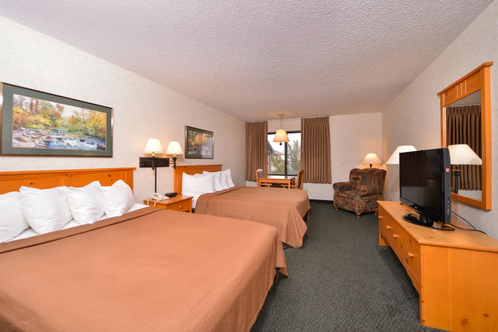 Kelly Inn and Suites Mitchell