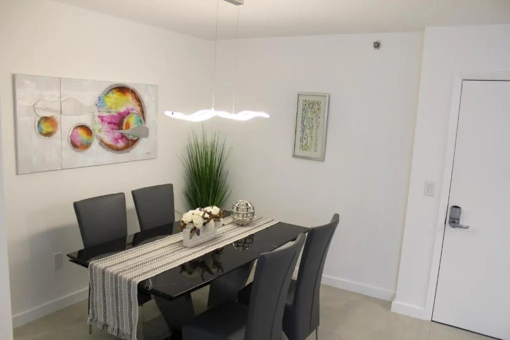 Yacht Club at Aventura Luxurious 1 Bed 1 Bath