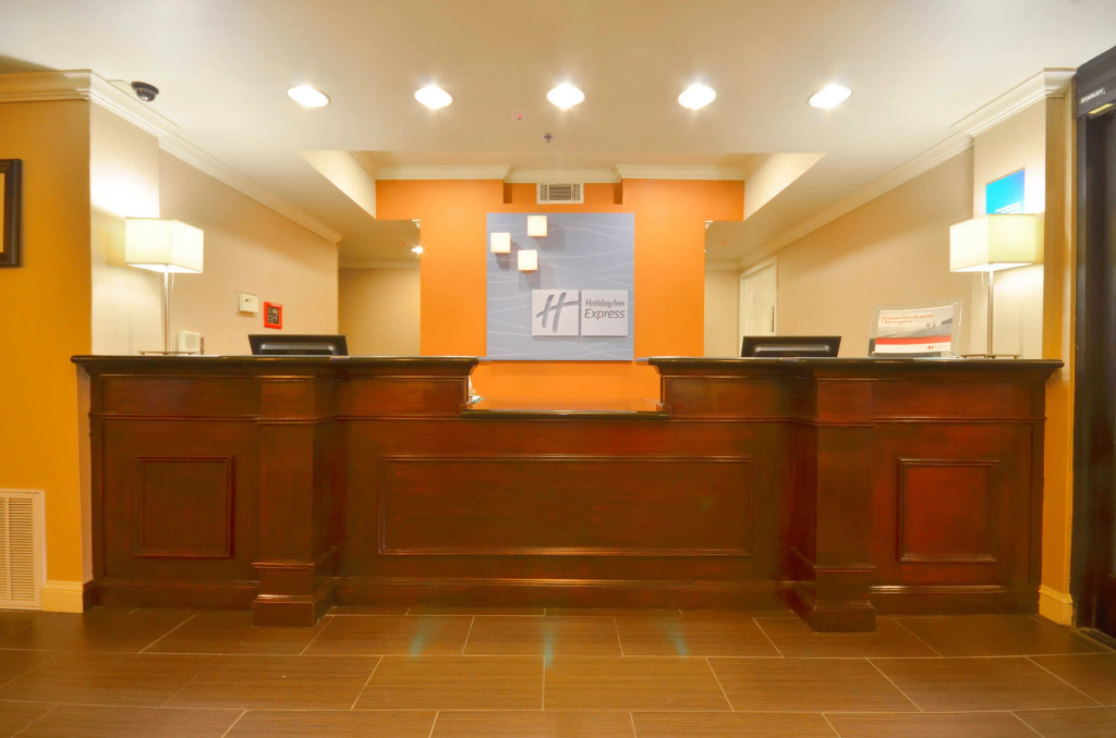 Holiday Inn Express Hotel & Suites Pine Bluff / Pines Mall by IHG