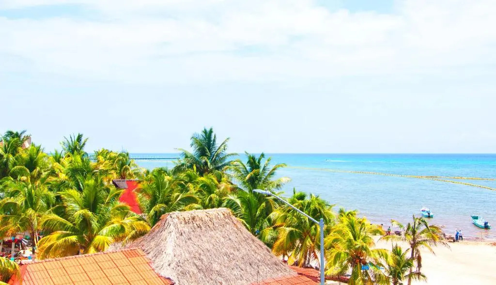 Beachfront 2BR Condo in Playa I Steps to 5th Ave!