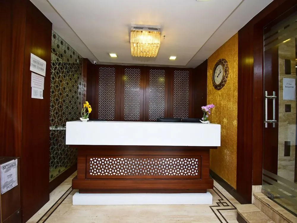 OYO 38844 Hotel Orchid Plaza