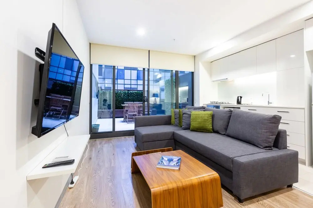 Raphael 2Bdr Carlton Apartment