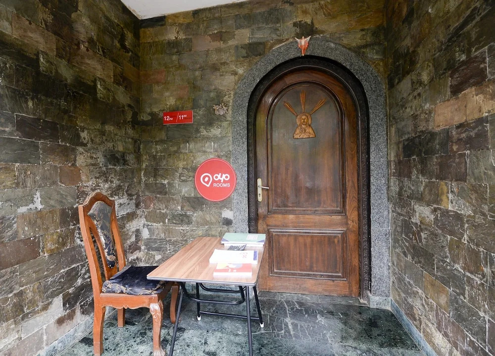 OYO 2074 StayOut Hotel Aston Ajoy Home Comfort