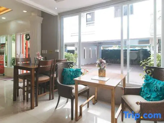 RedDoorz Hostel @ St. Paul Village LapuLapu