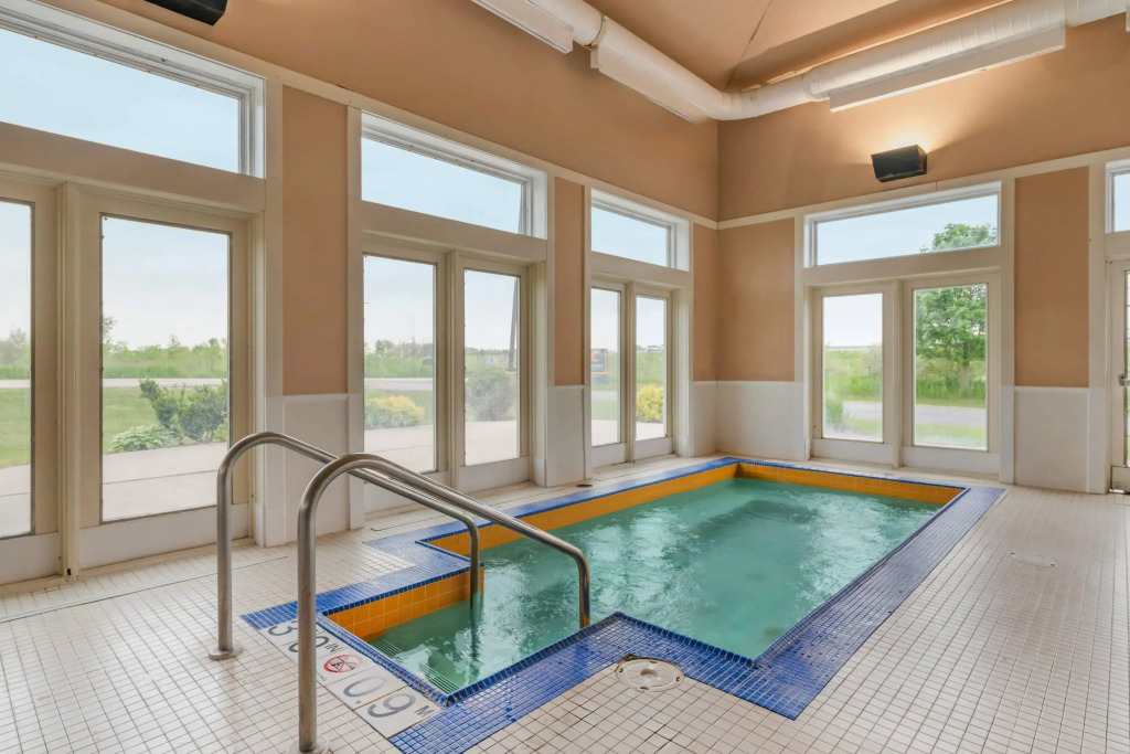 Comfort Inn & Suites Sheboygan I-43