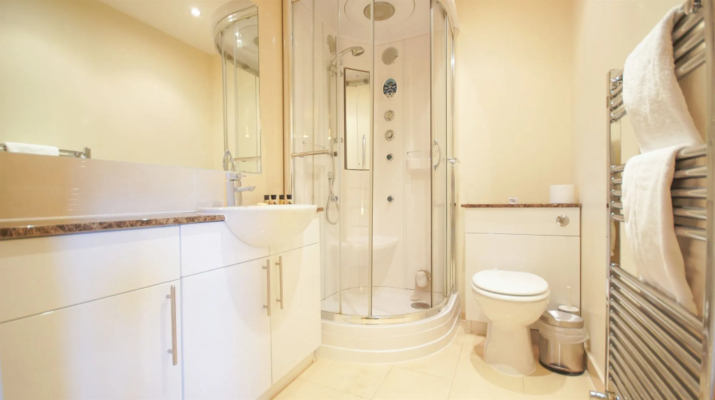 Crompton Court Apartments