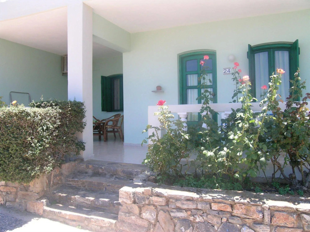 Adrakos Apartments