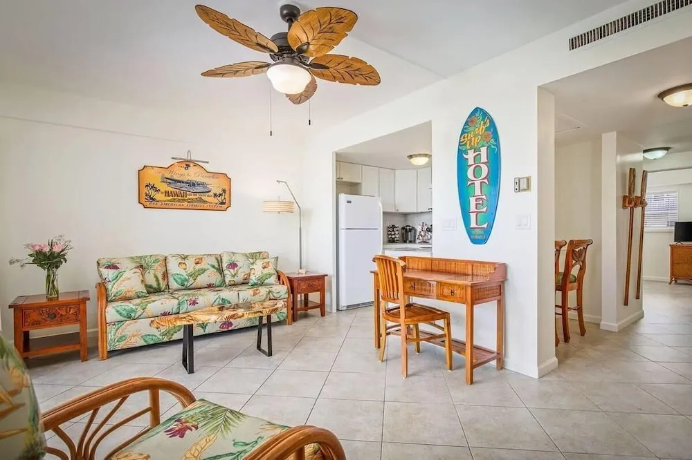 Kona Plaza#218