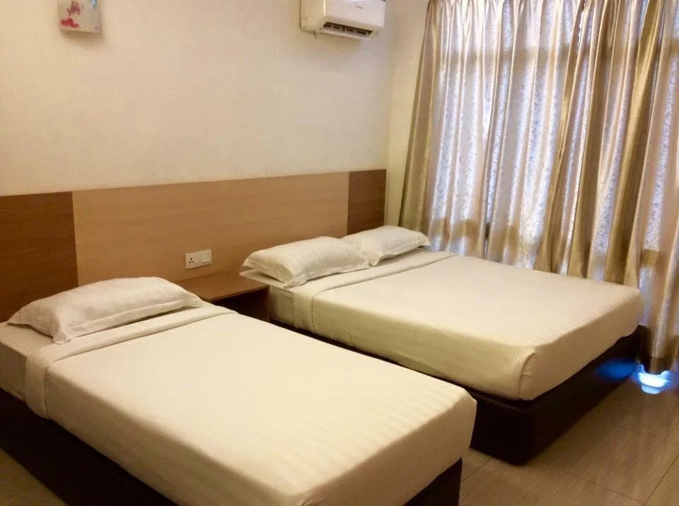 Dolphin Hotel
