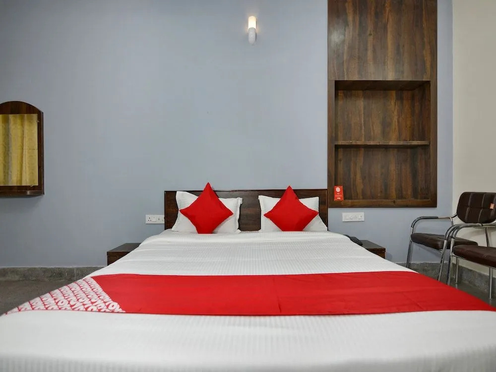 OYO 16577 Hotel Rajshree