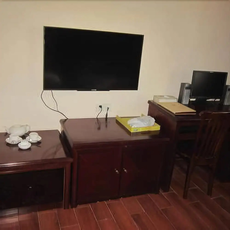 Yangchun Xinlang Business Hotel