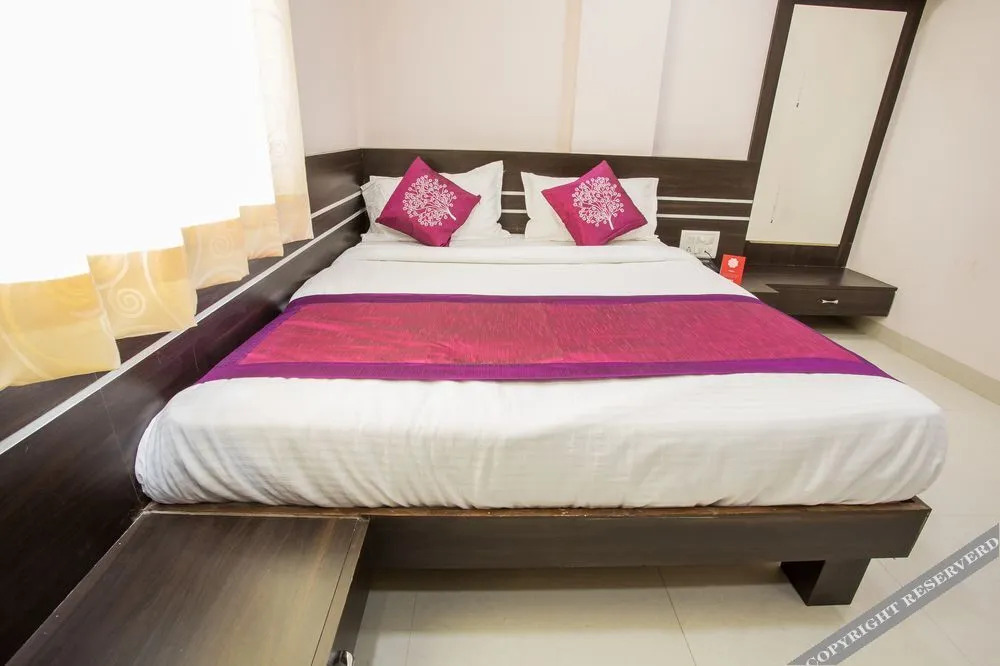 OYO 8882 Hotel Pishori Residency