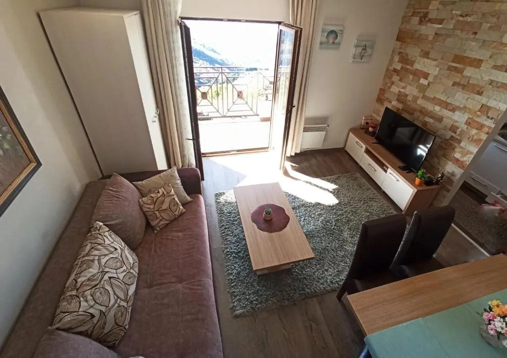 Modern Lux Apartment H8 at Milmari Resort