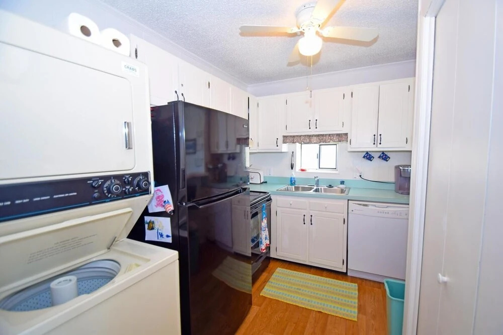 Bridgepoint Ii 5d 2 Bedroom Condo by RedAwning