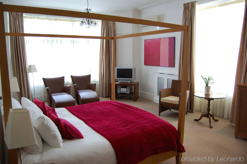 Woodlands Hotel