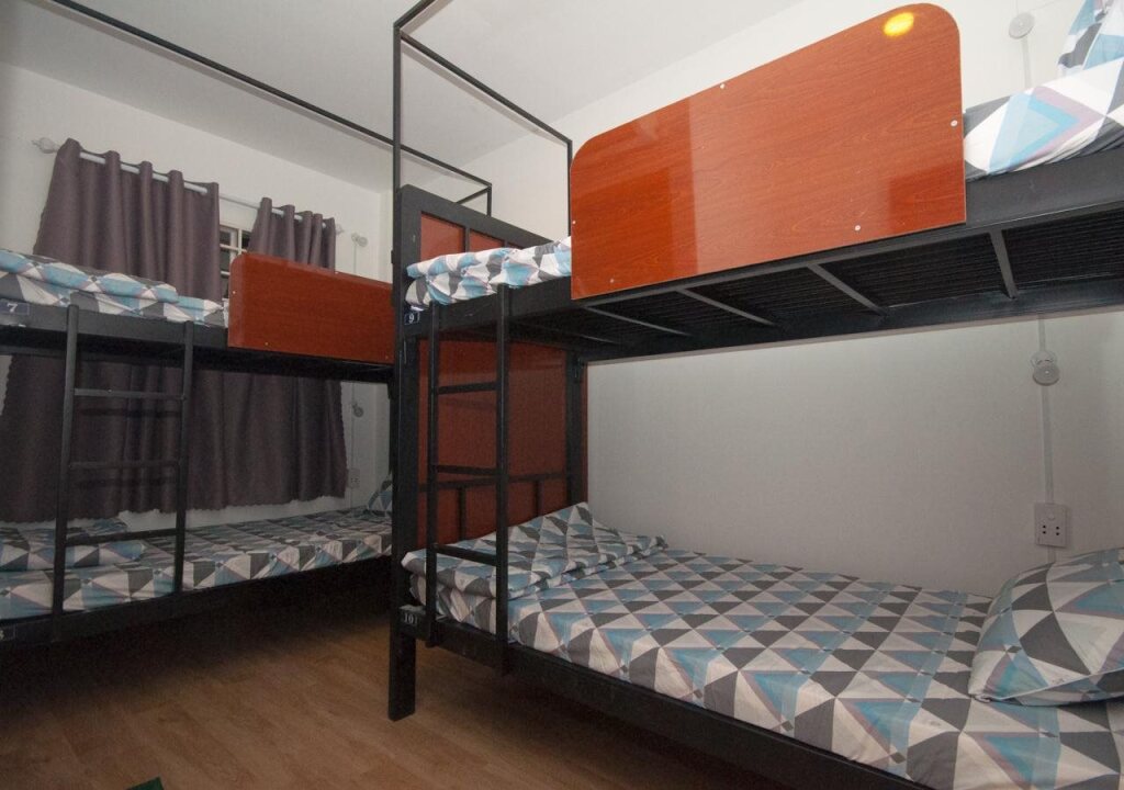 The Prince of Whales Hostel & Bar