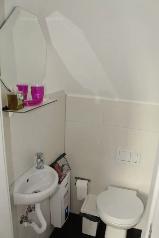 KLN Apartments