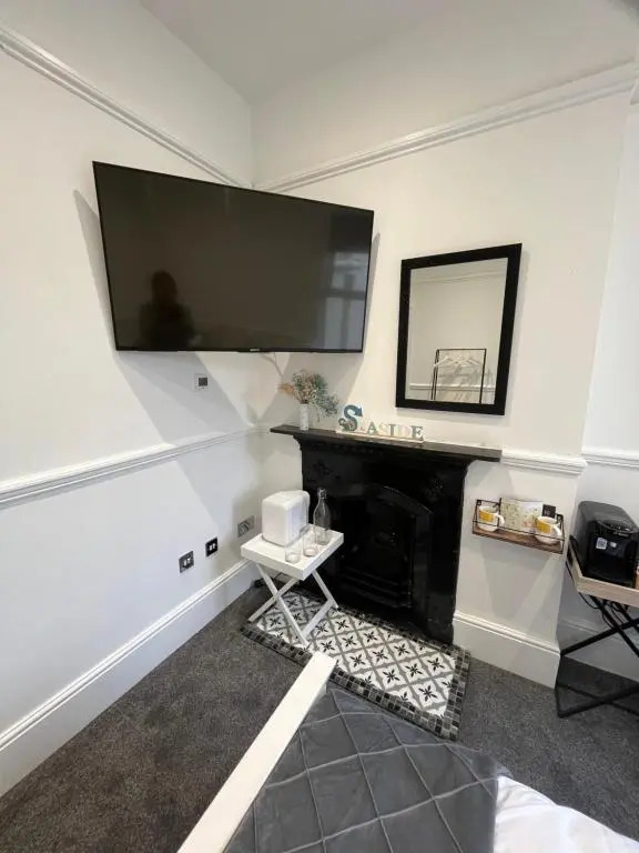 Pierremont En-Suite Rooms- 4 mins walk to Viking Bay Beach
