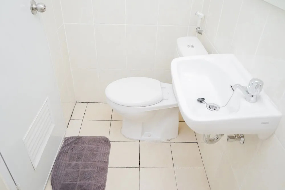 Comfort with Garden View Studio Apartment M-Town Residence