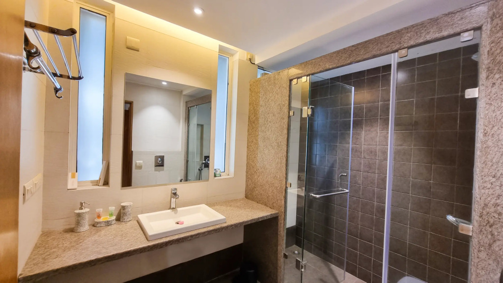 CRS Inn - A Premium Homestay ( near Cyber Hub)