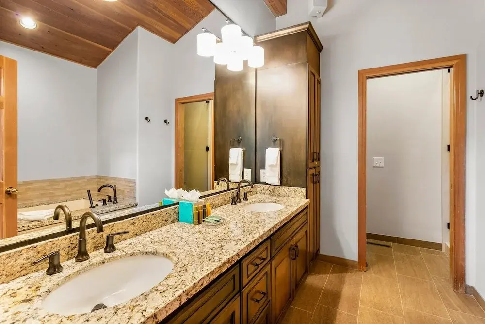 Twin Pines at Deer Valley Resort - Three Bedroom Condo with Hot Tub #5 3 Condo
