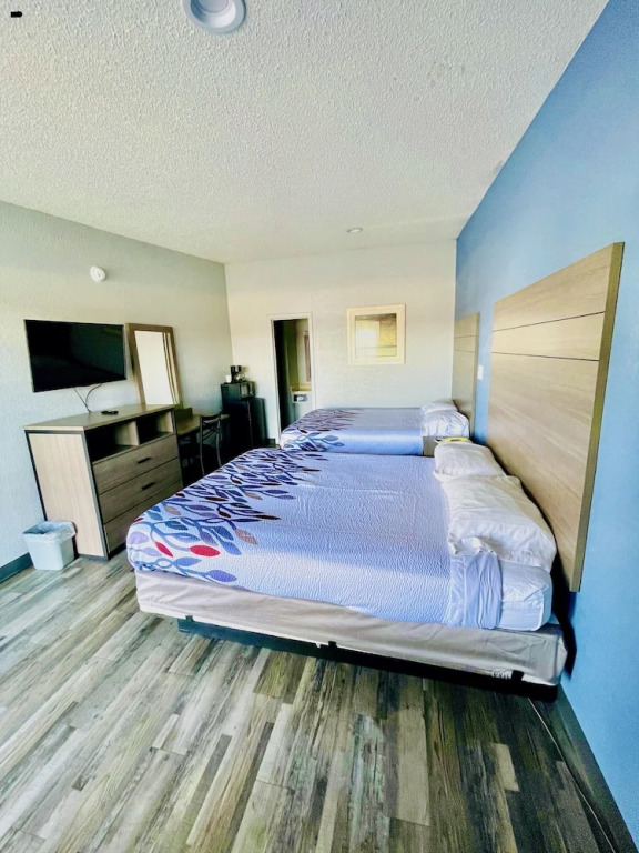 Delux Inn Cleburne
